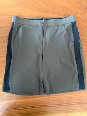 Athleta Men's Gray Athletic Shorts with Black Side Stripes